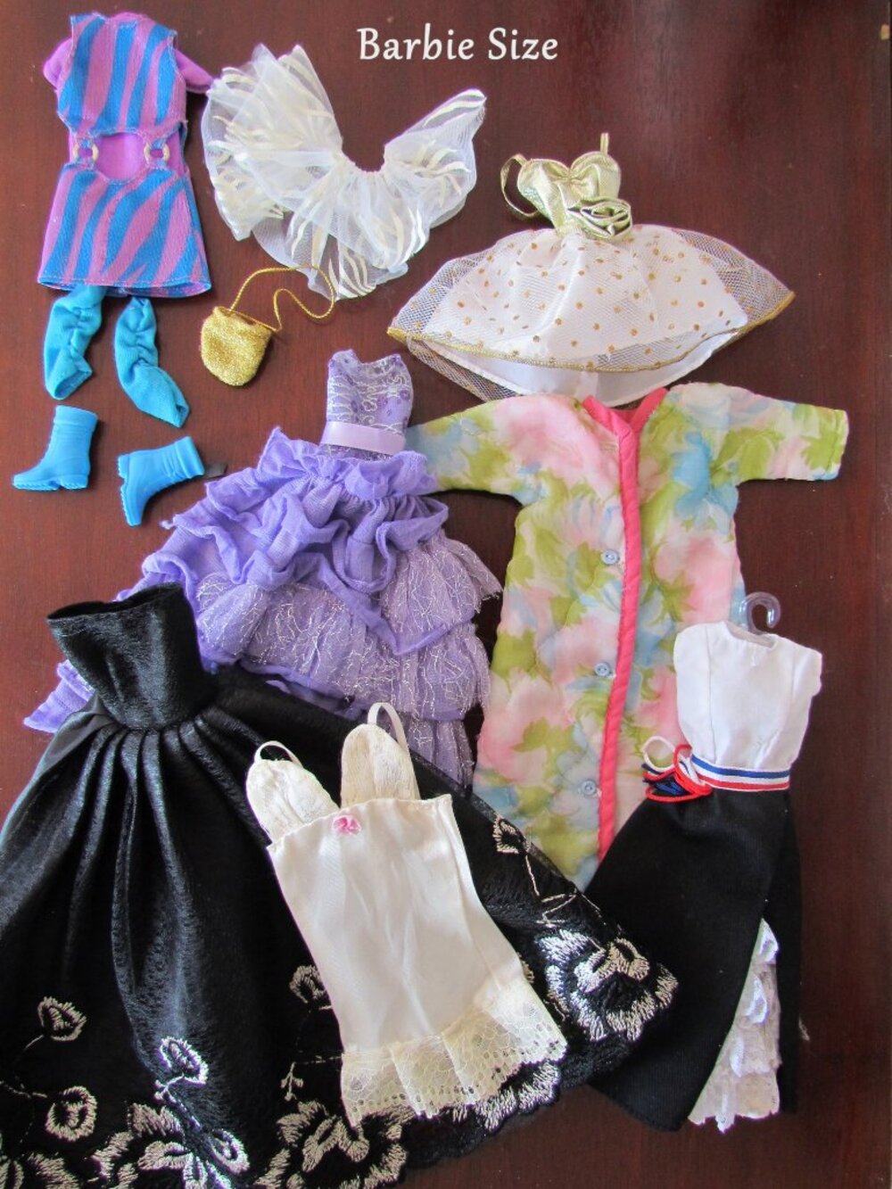BARBIE CLOTHES LOT: BALLGOWNS, ROBE, VINTAGE MOD OUTFIT, PARTY DRESS, BOOTS, BAG